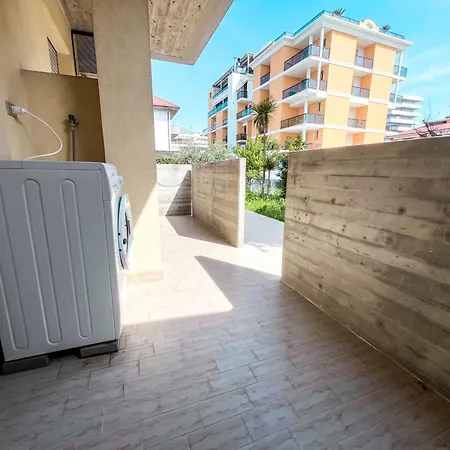 Riga Apartment, A 2 Passi Dal Mare Rif A756 דירה *