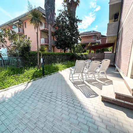 アパート Riga Apartment, A 2 Passi Dal Mare Rif A756 ポルト・ダスコリ